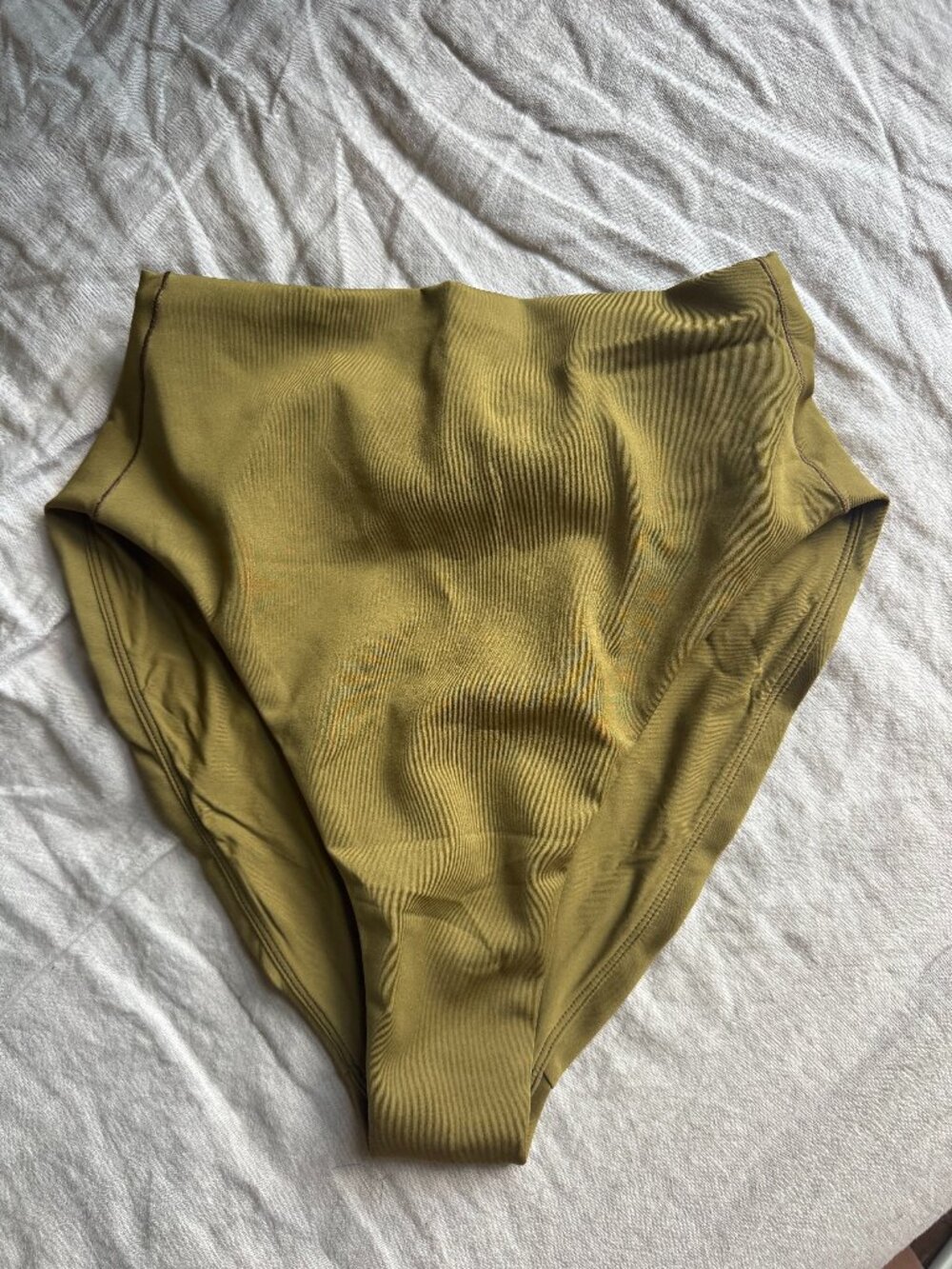 Left on Friday hi hi bottom in Wild, size M